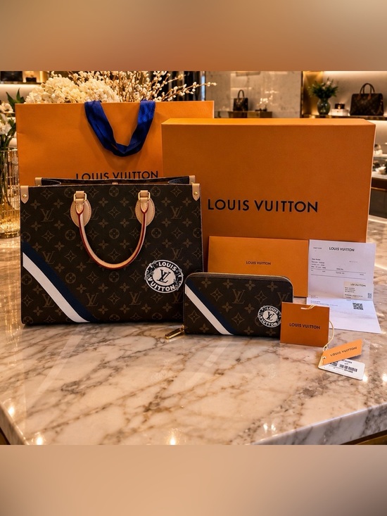 Louis Vuitton Handbags - Louis Vuitton Monogram NEVERFULL MM Tote customized with matching Zippy Wallet